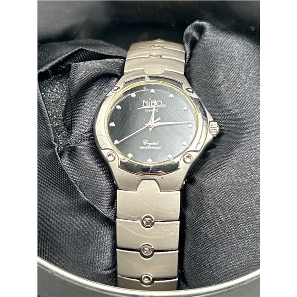Nibo Quartz Wristwatch With Stainless Steel Strap and Black Dial