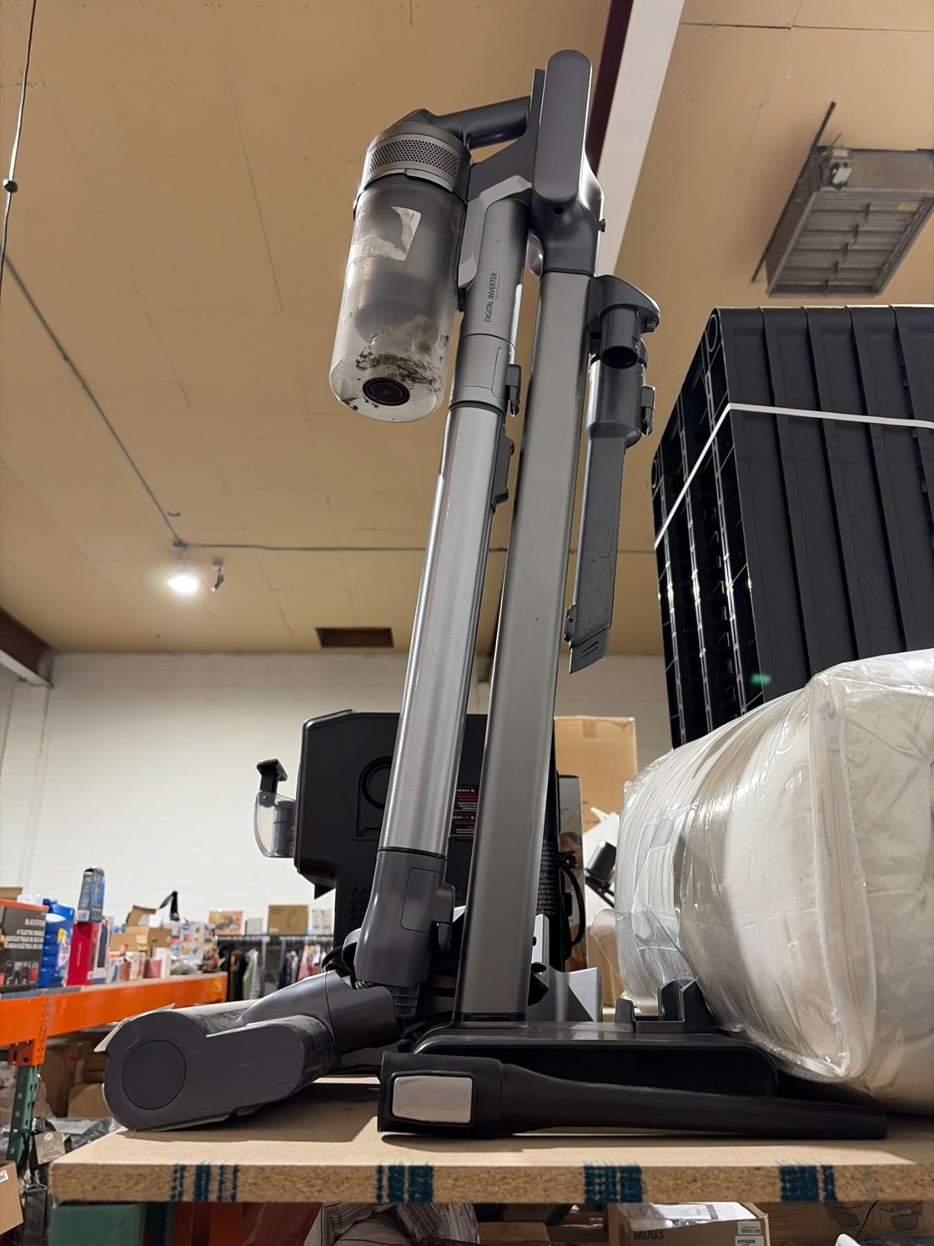 Samsung Jet90 Cordless Stick Vacuum - A D Auction Depot Inc.