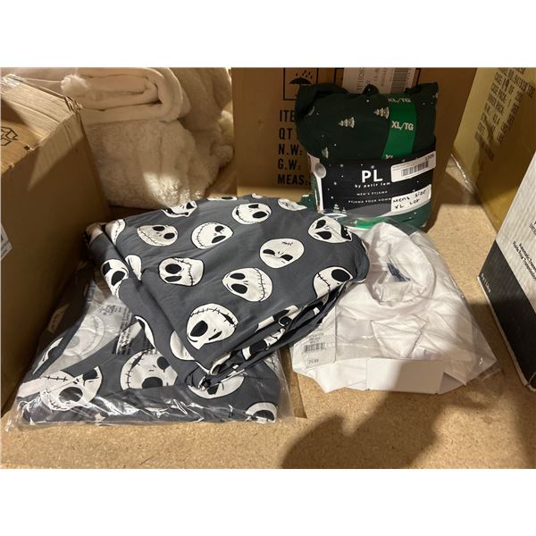 Men’s Clothing Lot: Pajamas and Dress Shirt in Size XL