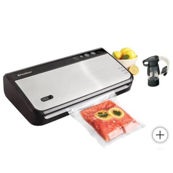FoodSaver Vacuum Sealing System with Handheld Sealer Attachment