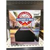 Image 2 : Reversible Premium Grill Cover with Air Circulation Features