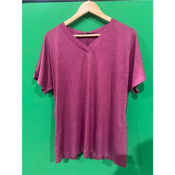 Isermed V-Neck Short-Sleeve T-Shirt, Size L