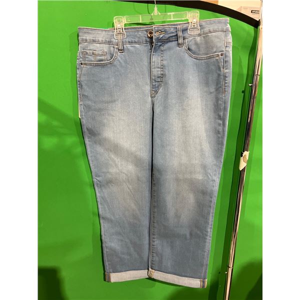 Santana Jeans Women’s Capri Mid-Rise Straight Leg Size 12