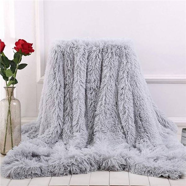 ERYE Gray Faux Fur Throw Blanket Queen