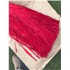 Image 5 : Red Artificial Fringe Hula Dance Skirt