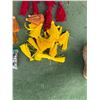 Image 2 : Multiple Colored Hand Tassels & Bag Kukui Nuts