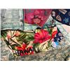 Image 10 : Contents of Display: Hawaii Tote Bags, Misc Sizes & Designs (rack not included)