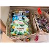 Image 2 : Multiple Hawaii Zipper Bags, Hair Accessories, Souvenirs, etc