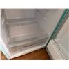 Image 6 : Magic Chef 4.4 Cu. Ft. Refrigerator