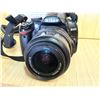 Image 5 : Nikon D3000 10.2MP Digital SLR Camera w/ 18-55mm f/3.5-5.6G AF-S DX VR Nikkor Zoom Lens