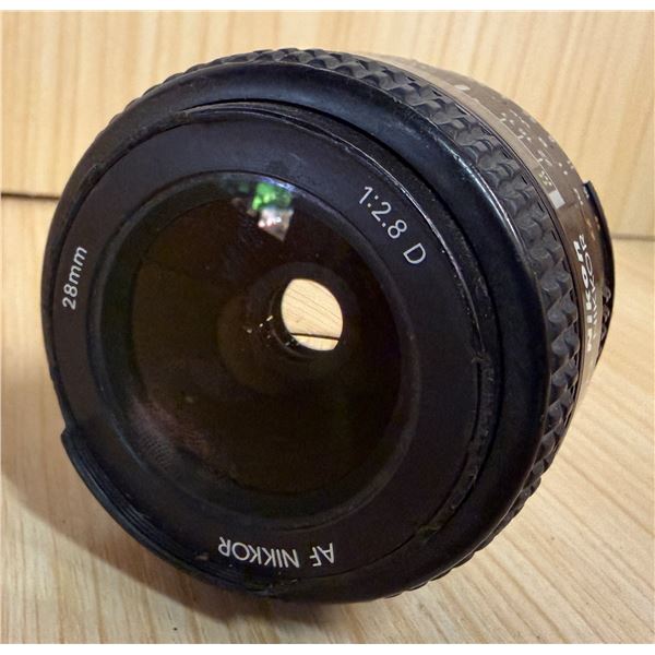 Nikon AF Nikkor 28mm f/2.8 D Autofocus Lens