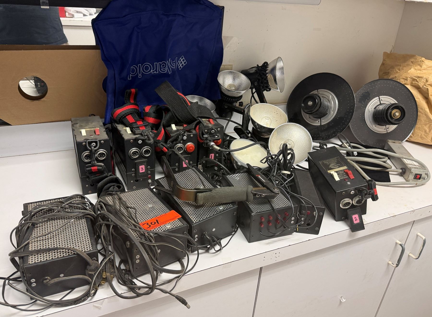 Flash Power Inverter Multiple Flash System Equipment: Power Packs, Batteries & Flash Heads ...
