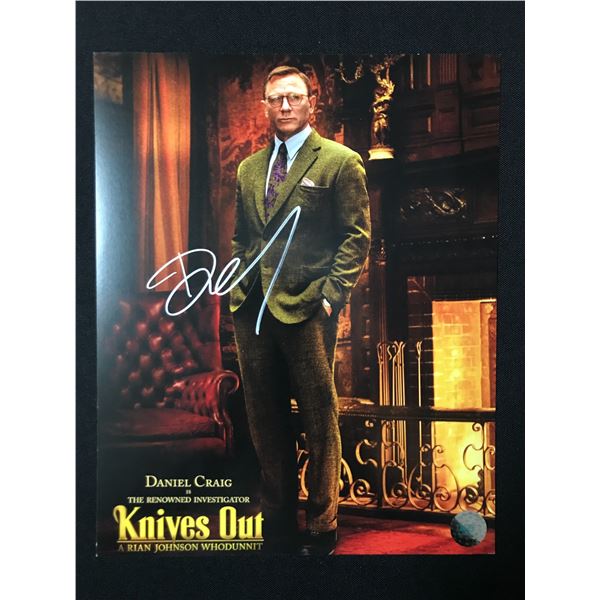 DANIEL CRAIG SIGNED KNIVES OUT 8X10 - KB COA