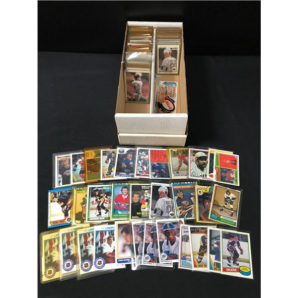 LOT OF MIXED SPORTS CARDS
