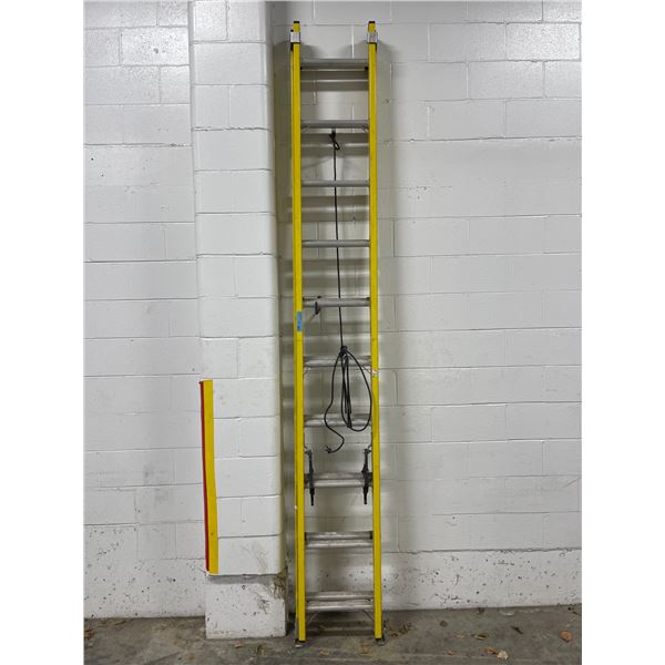 Featherlite 20' Adjustable ladder - Fiberglass & aluminum