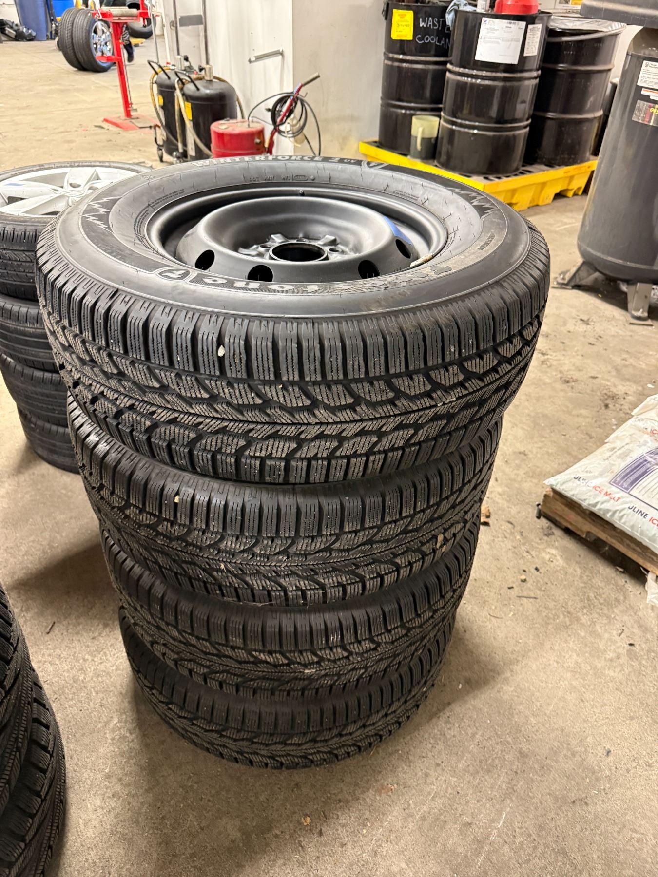 U265 Rims 4X FIRESTONE WINTERFORCE 2UV 265/70R17 ON STEEL RIMS