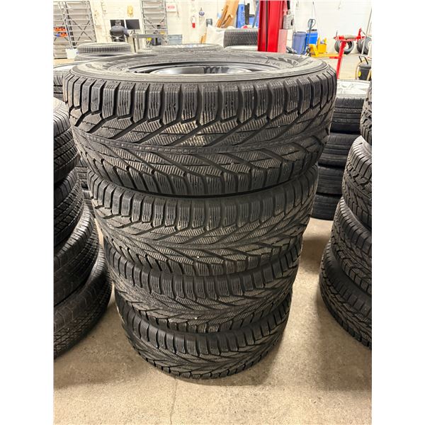 4X NOKIAN HAKKAPELIITTA R2 SUV 275/65R18 ON STEEL RIMS