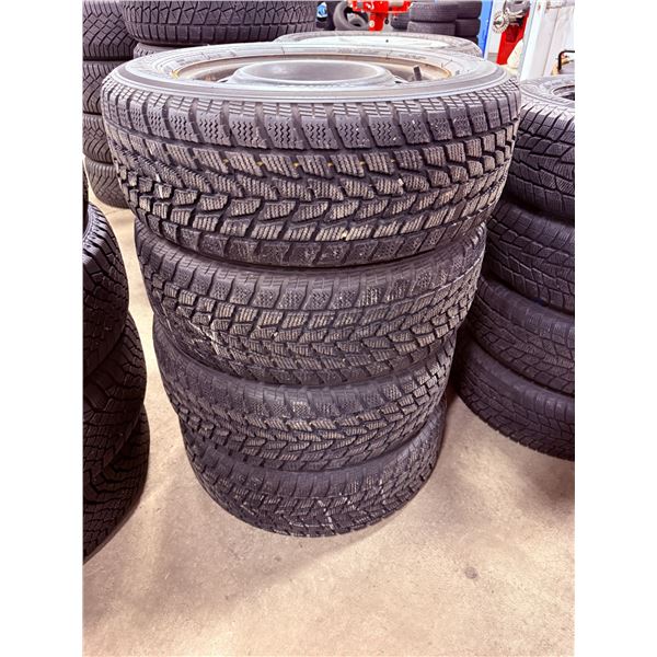 4X TOYO OBSERVE G-02 PLUS 225/60R16 ON STEEL RIMS