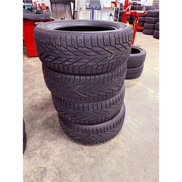 4X NOKIAN HAKKAPELIITTA R2 SUV 235/55R18