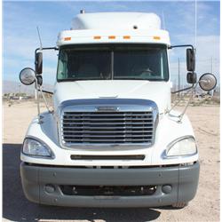 2004 Frieghtliner Semi Truck Tractor