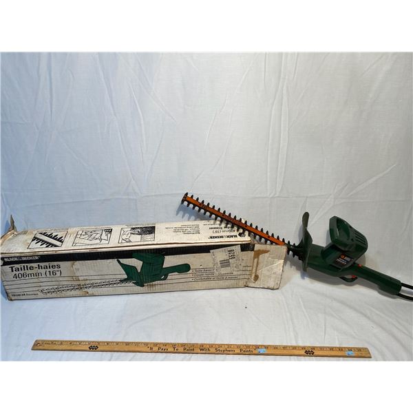 Black & Decker 16" Electric Hedge Trimmer Model TR160 2.4 AMPS 120 VOLTS