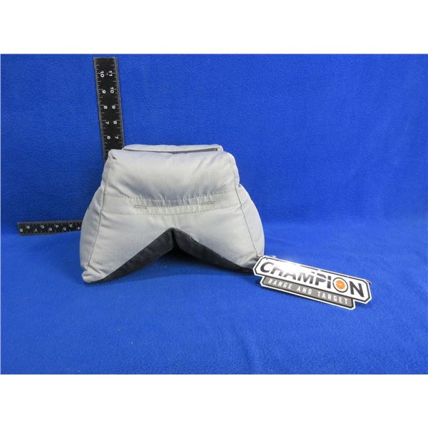 NEW - Champion Range and Target Front V Shooting Bag # 40893
