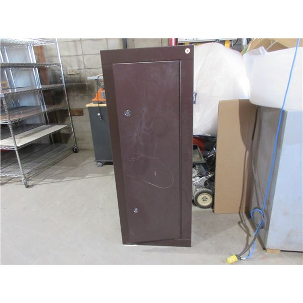 Condor Mfg. Deluxe 12 Gun Home Security Cabinet with 1 Key