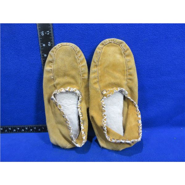 Native American Leather Mocassin Slippers - Sole Approx. 10" On Outside