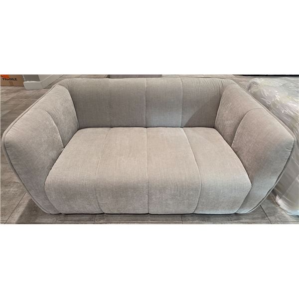 Sandy's - New Fabric Loveseat Gray - RV: $1780 CAD - H28" x W58" x D36"