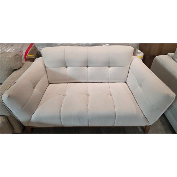 Sandy's - BNIB Fabric Loveseat - RV: $1295 CAD - H32" x W65" x D33"