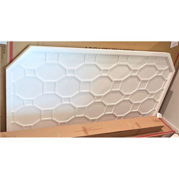 Sandy's - New Chelsea King Bed - RV: $2370 CAD