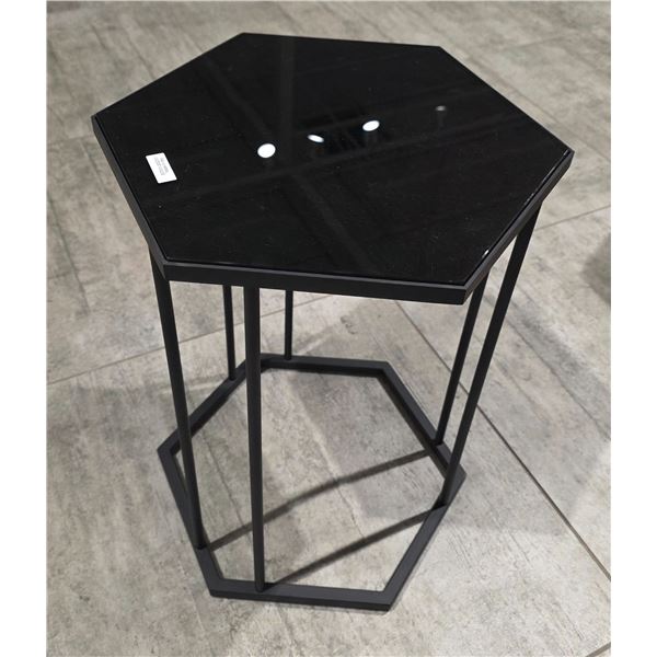 Calligaris - New Renee End Table - RV: $1295 CAD - Made in Italy - H20" x 13.5" x 15"