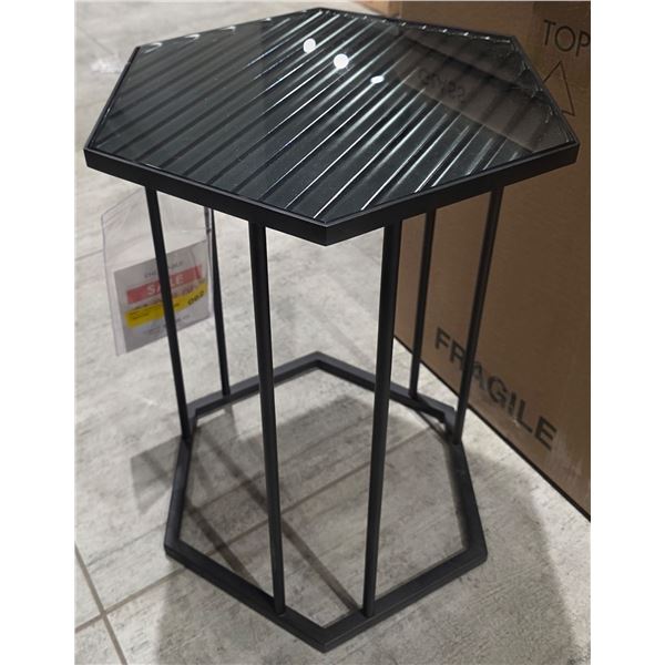 Calligaris - BNIB Renee End Table - RV: $1205 CAD - Made in Italy - H20" x 13.5" x 15.5"