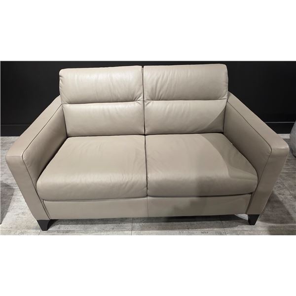 Natuzzi Edition - New Fascino Leather Chair - RV: $2890 CAD - H34" x W55" x D38"