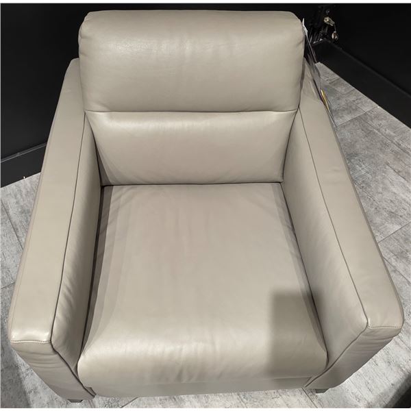 Natuzzi Edition - New Fascino Leather Armchair - RV: $1940 CAD - H34" x W32" x D39"