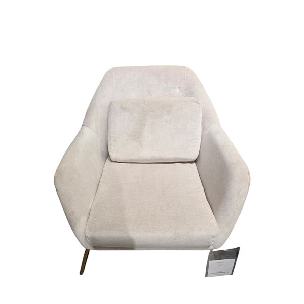 Sandy's - New Watts Gold Fabric Chair - RV: $899 CAD - H30" x W27" x D29"