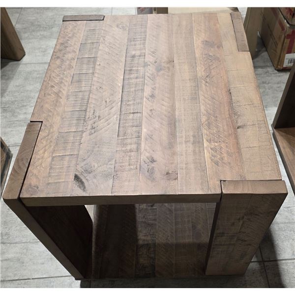 Sandy's - New Leighton End Table - RV: $1000 CAD - H23" x 25.5" x 21.5"