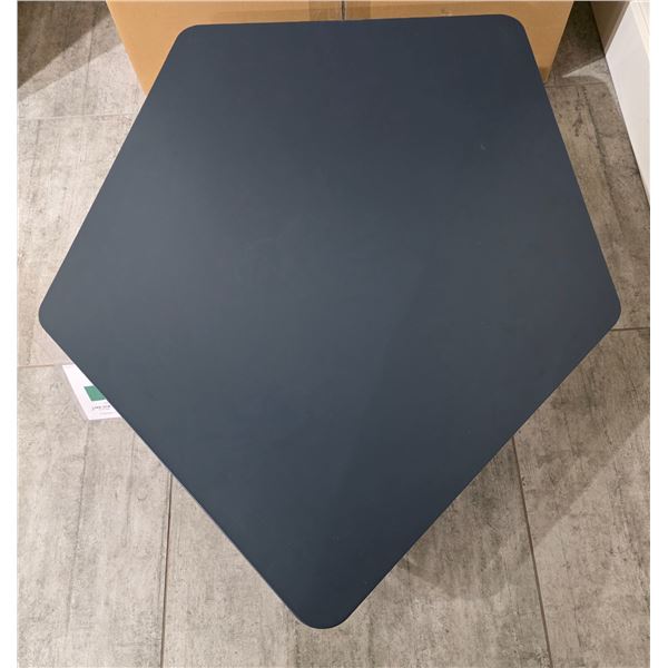 Natuzzi - BNIB Chocolat Cocktail Table - RV: $1160 CAD - Made in Italy - H11" x 39" x 33"