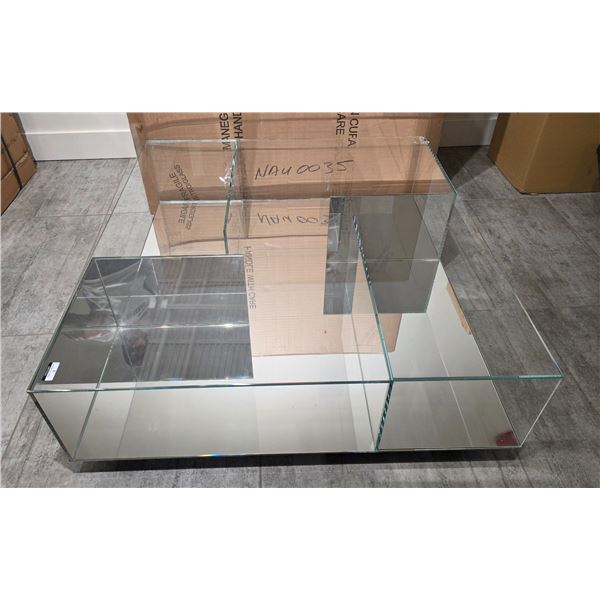 Natuzzi - New Labirinto Cocktail Table - RV: $2340 CAD - Made in Italy - H13" x 39" x 39"