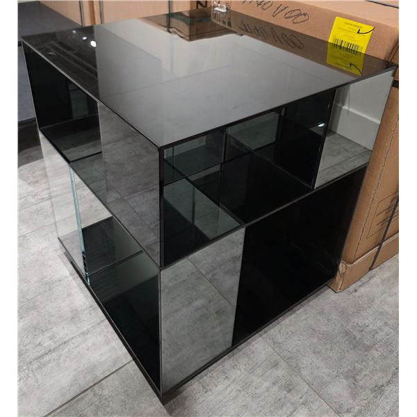 Natuzzi - BNIB Labirinto End Table - RV: $2210 CAD - Made in Italy - H27.5" x 23.5" x 23.5"