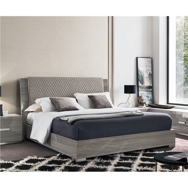 ALF Italia - BNIB Iris Queen Bed - RV: $2225 CAD - Made in Italy