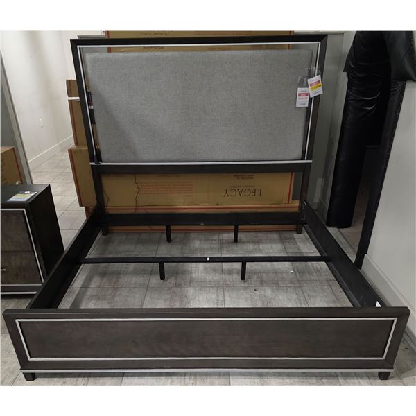 Sandy's - BNIB Queen Bed - RV: $2300 CAD
