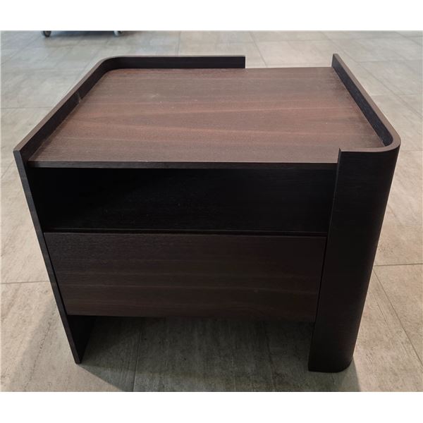 Natuzzi - New Fenice Oak Nightstand - RV: $2210 CAD - Made in Italy - H21" x W23.5" x D19.5"