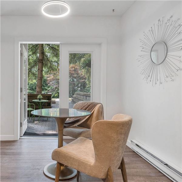 NEW LH - Pandora Bistro Table - Italian Black Marble - Retails:  2,200.00 - Dimensions (in):30 x 30