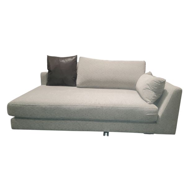 Stylus - New Dawsyn Left Chaise - Honor Pepper, H19" x W37" x D62" (store display item without box)