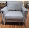 Image 2 : Grey Accent Chair