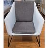 Image 2 : Grey/White Modern Accent Chair