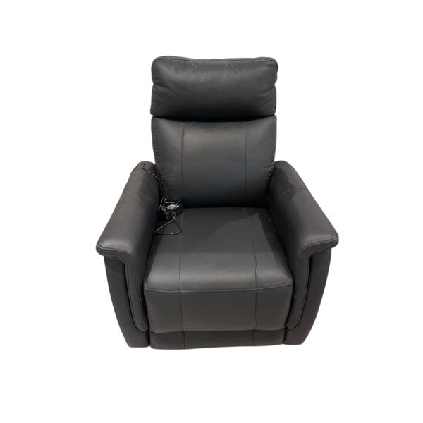 Stylus - New Malibu Recliner - Apollo Black - RV: $2300 CAD, H42" x W32" x D38"