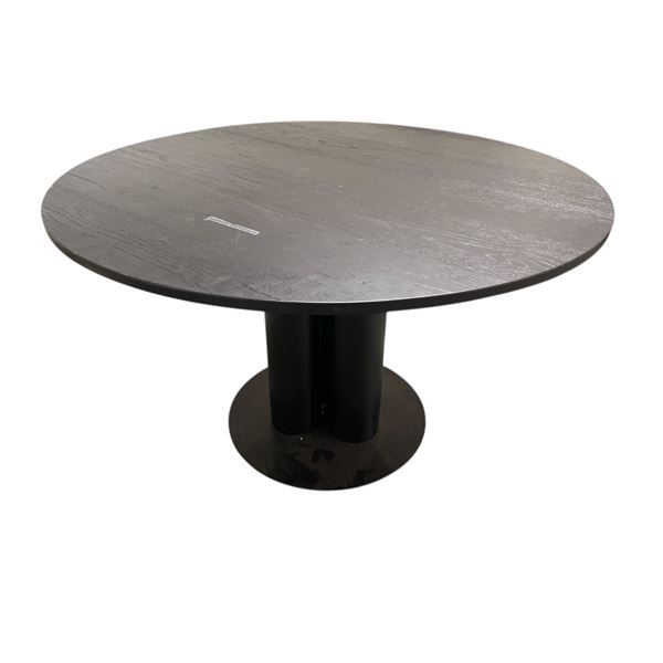 New Sundays Formation Dining Table - RV: $2100 CAD (DIN-BC-004-002-A / store display item without bo