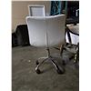 Image 3 : White Leather Rolling  Adjustable Office Chair